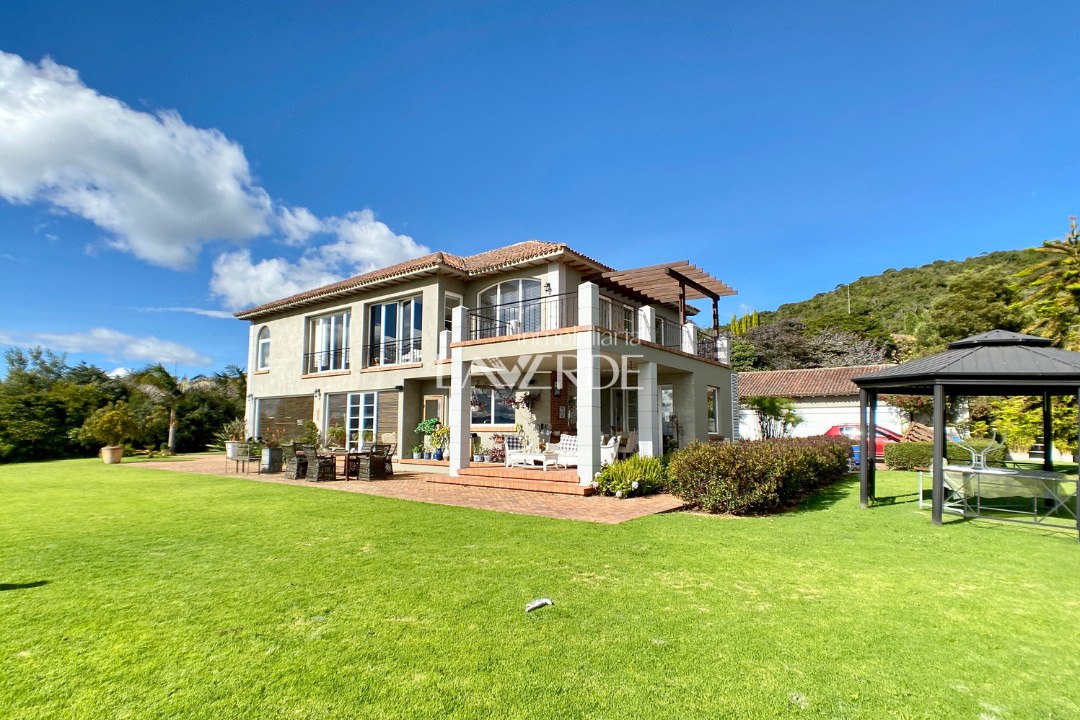 Magnifica Casa Estilo Californiano Con La Vista Inigualable A La Sabana