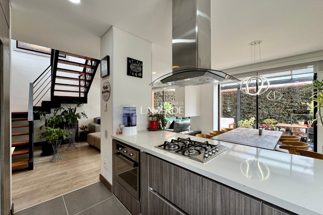 Casa moderna con espacios únicos y gran zona verde en Palos Verdes — foto 2
