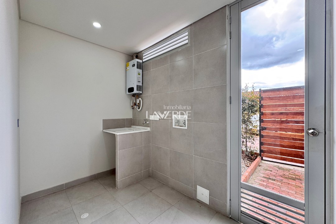CASA VENTA PARA ESTRENAR EN CAJICA CENTRO — foto 2