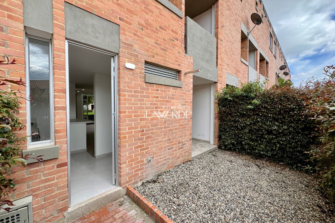 CASA VENTA PARA ESTRENAR EN CAJICA CENTRO — foto 3