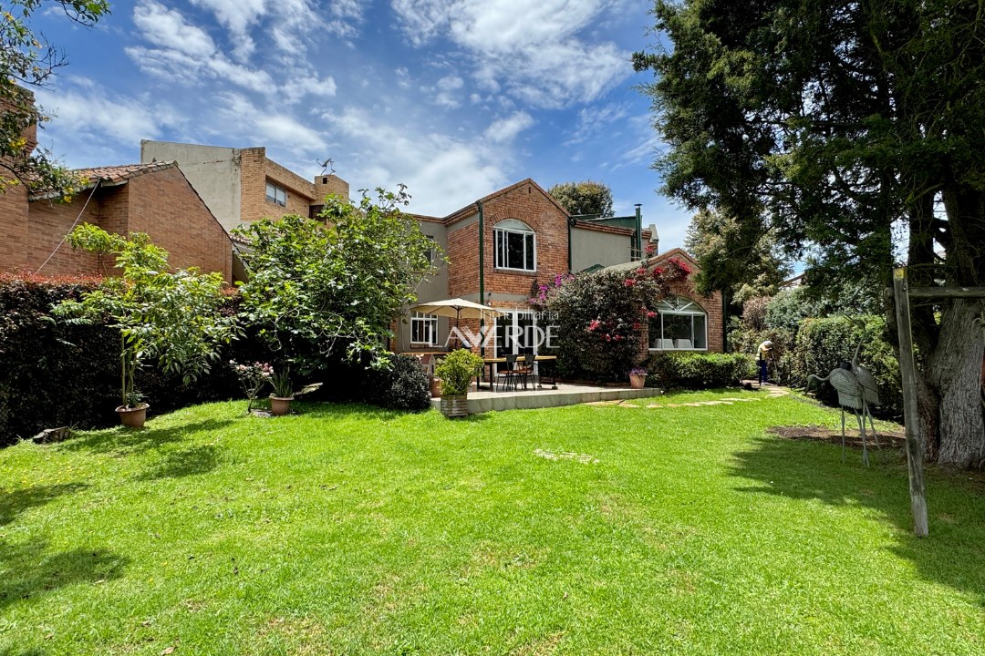 ARRIENDO HERMOSA CASA CAMPESTRE CHIA VEREDA TIQUIZA