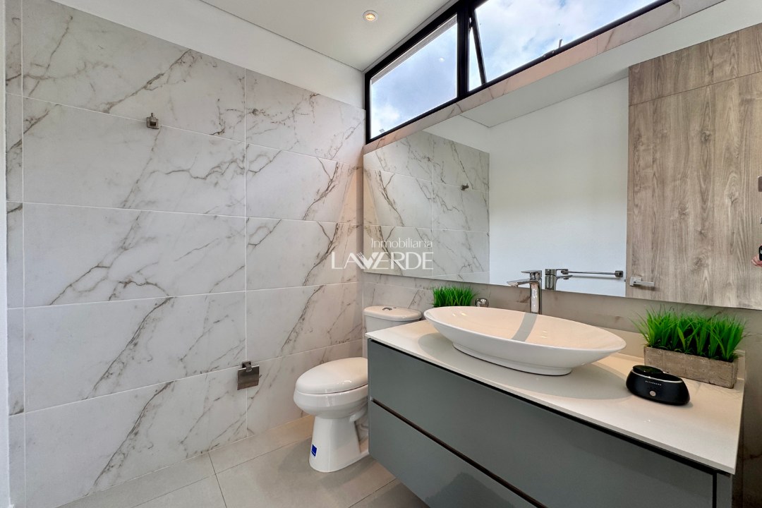 Casa de lujo en Yerbabuena con lote de 2.022 m² y terraza panorámica — foto 2