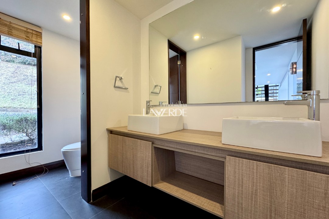 Arriendo - Espectacular Casa en Yerbabuena - Amplios Espacios y Diseño de Lujo — foto 2