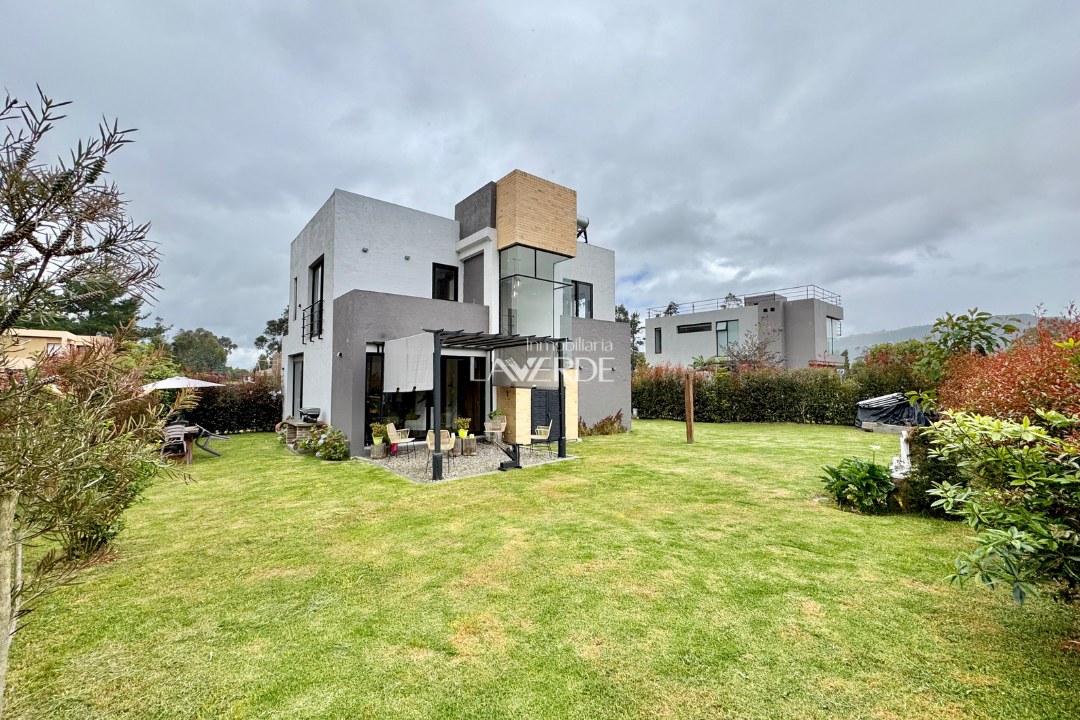 Venta Casa Moderna Kubik - Exclusividad en un Solo Lugar