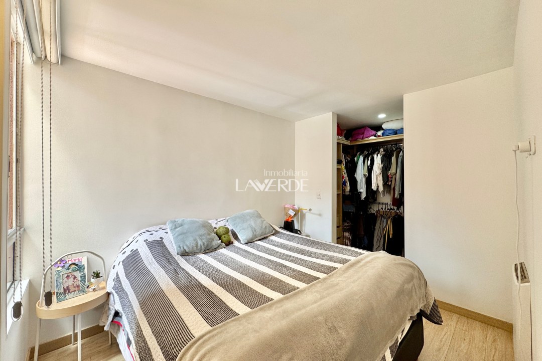 Apartamento con Estudio y Balcón en Reserva del Lago — foto 2