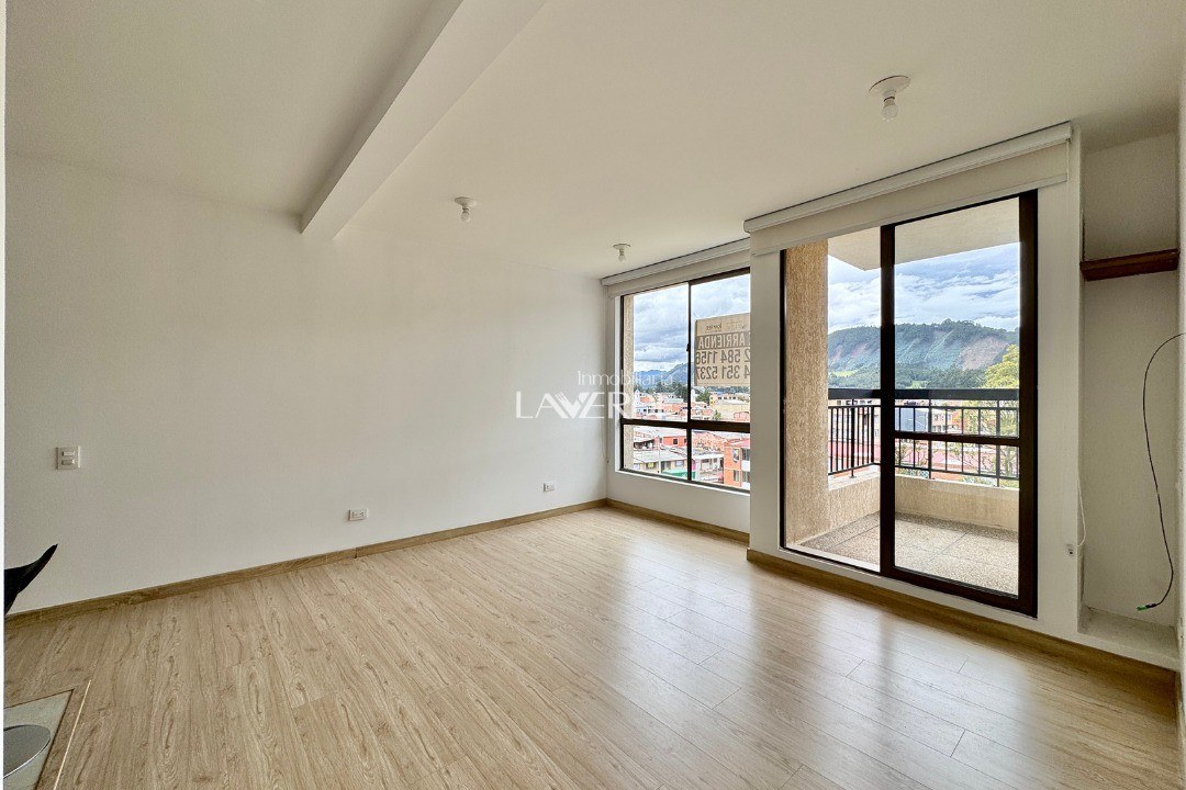 Espectacular Apartamento con Vista a la Montaña y Club House — foto 3