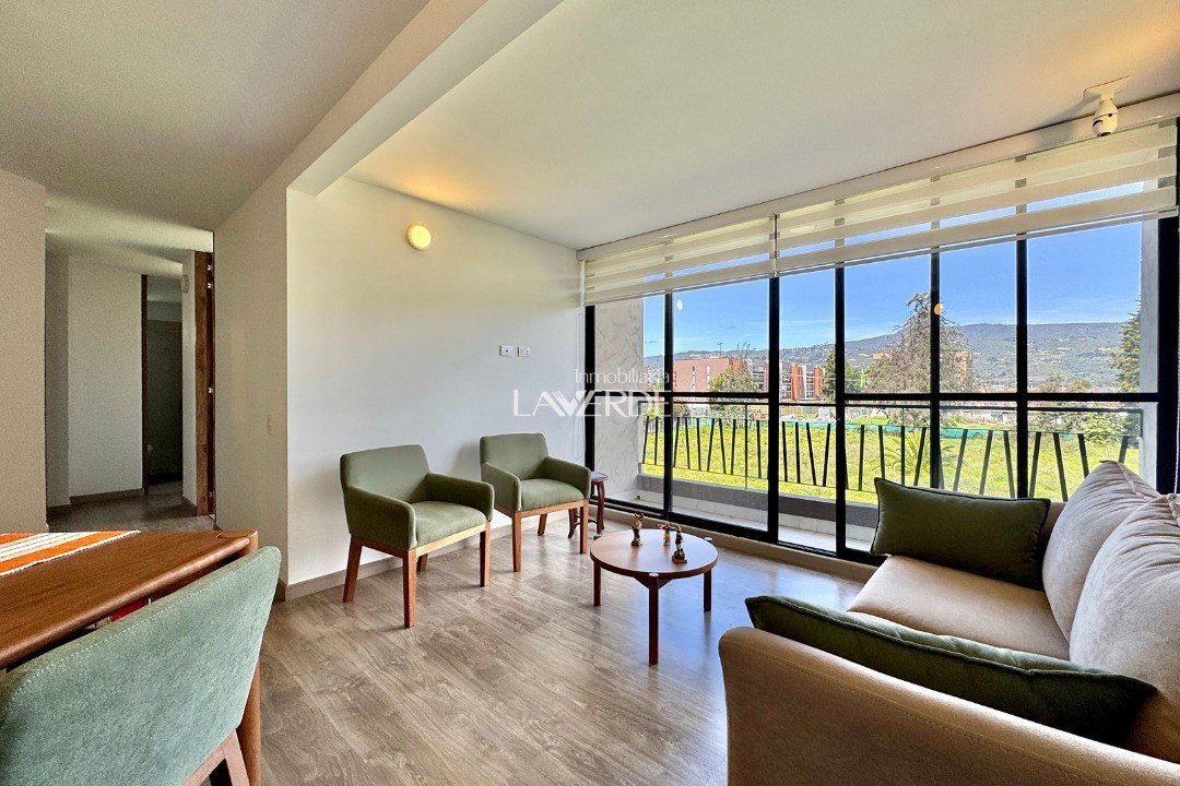 Iluminado Apartamento Esquinero con Excelente Vista
