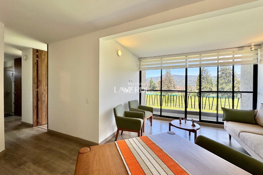 Iluminado Apartamento Esquinero con Excelente Vista — foto 2