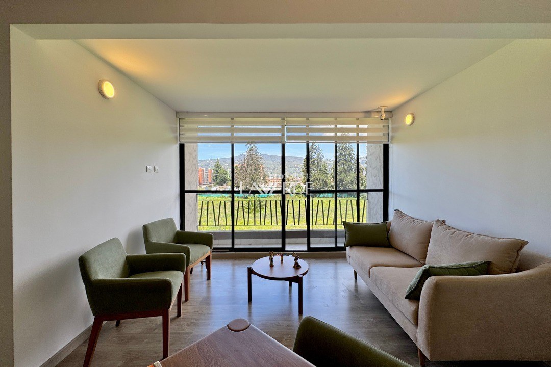 Iluminado Apartamento Esquinero con Excelente Vista — foto 3