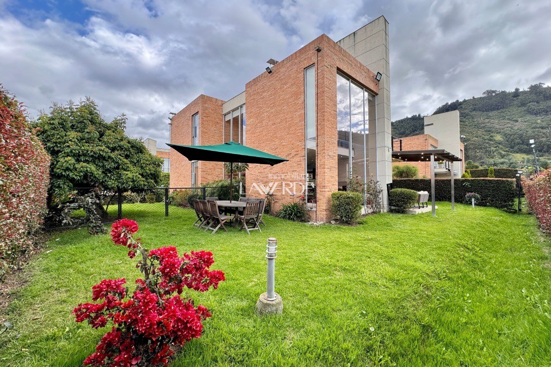 Hermosa Casa en Conjunto Club House en Fonqueta Chia